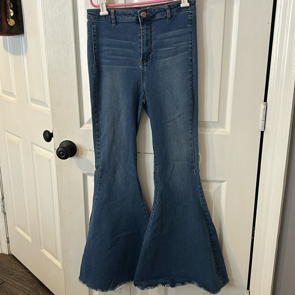 Chelsea & Violet wide leg stretch jeans size 26 X 32” high rise
